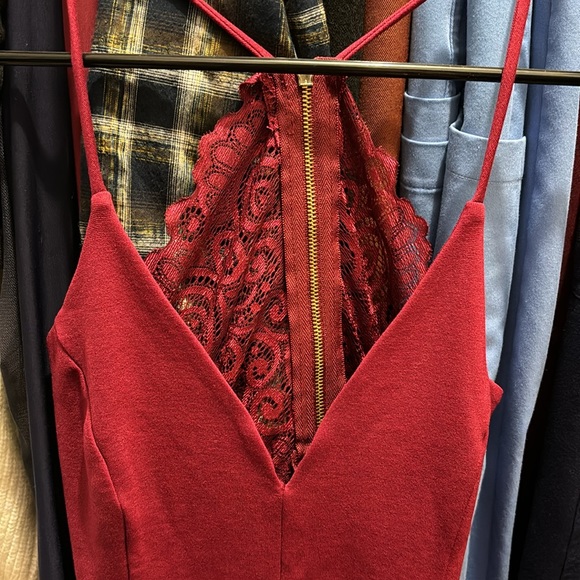 Red Windsor Thigh Slit Dress - Picture 4 of 4